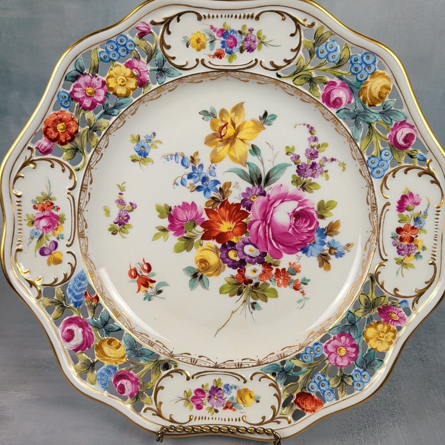 Antique Dresden Germany 10.5” Hand Painted Floral Cabinet Plate Gold Gilt0